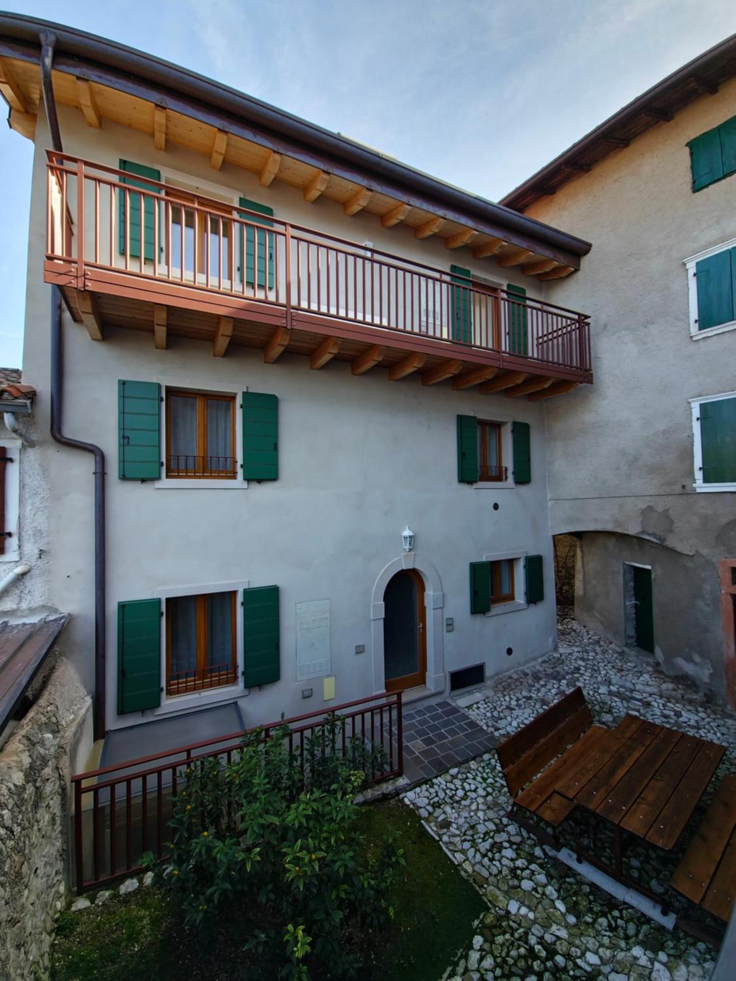 Casa Antico Borgo - Appartamento 1 Assenza di Brenzone Exteriör bild
